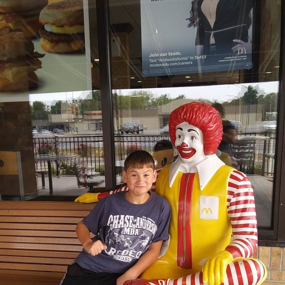 Meet your Posher, Shelly - Picture 1 of 1